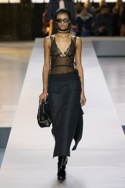 Look 12